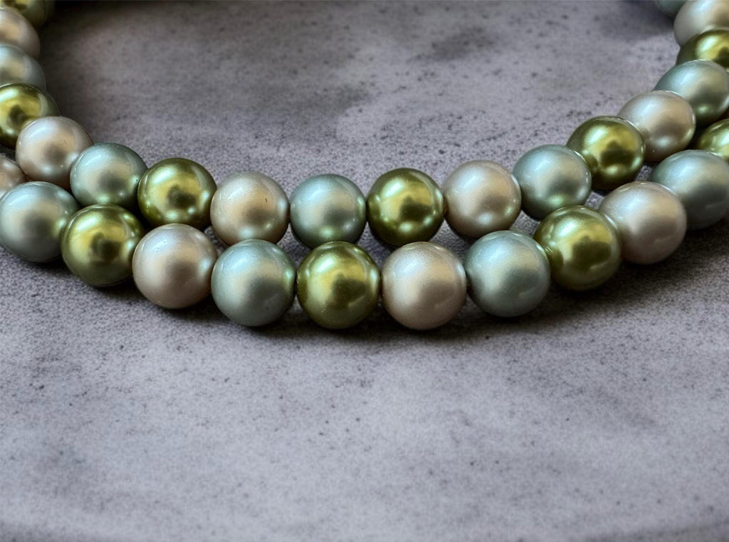 Green Shell Pearl Necklace