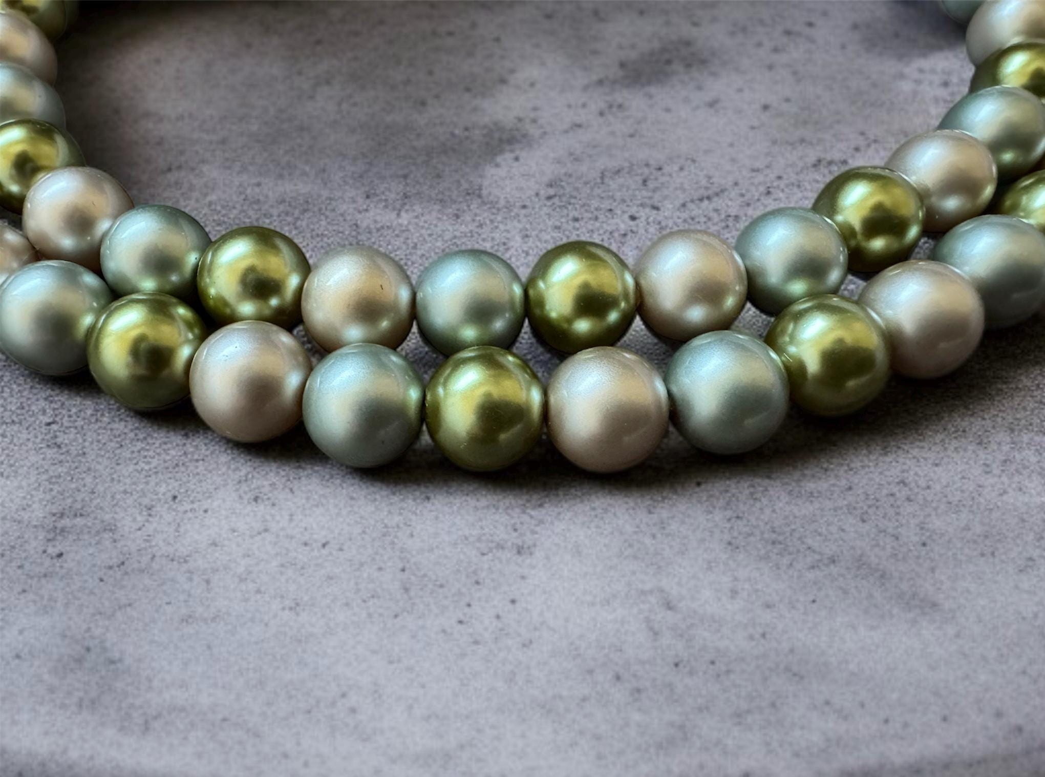 Green Shell Pearl Necklace