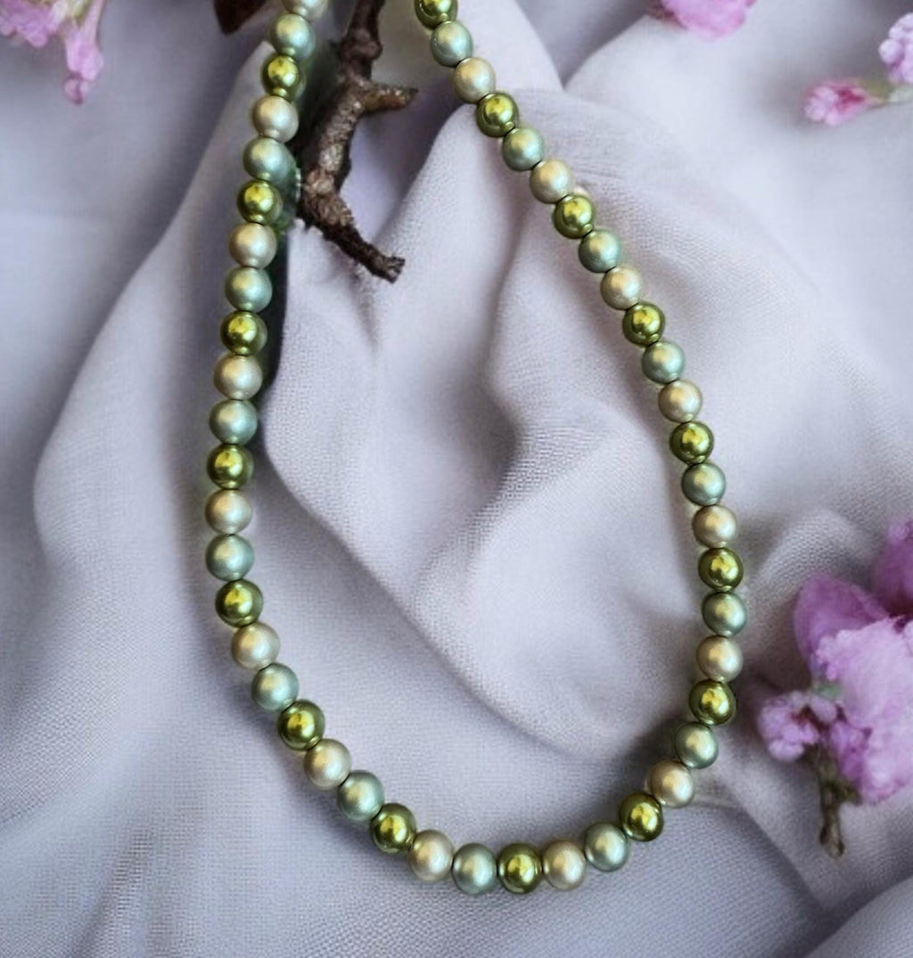 Green Shell Pearl Necklace