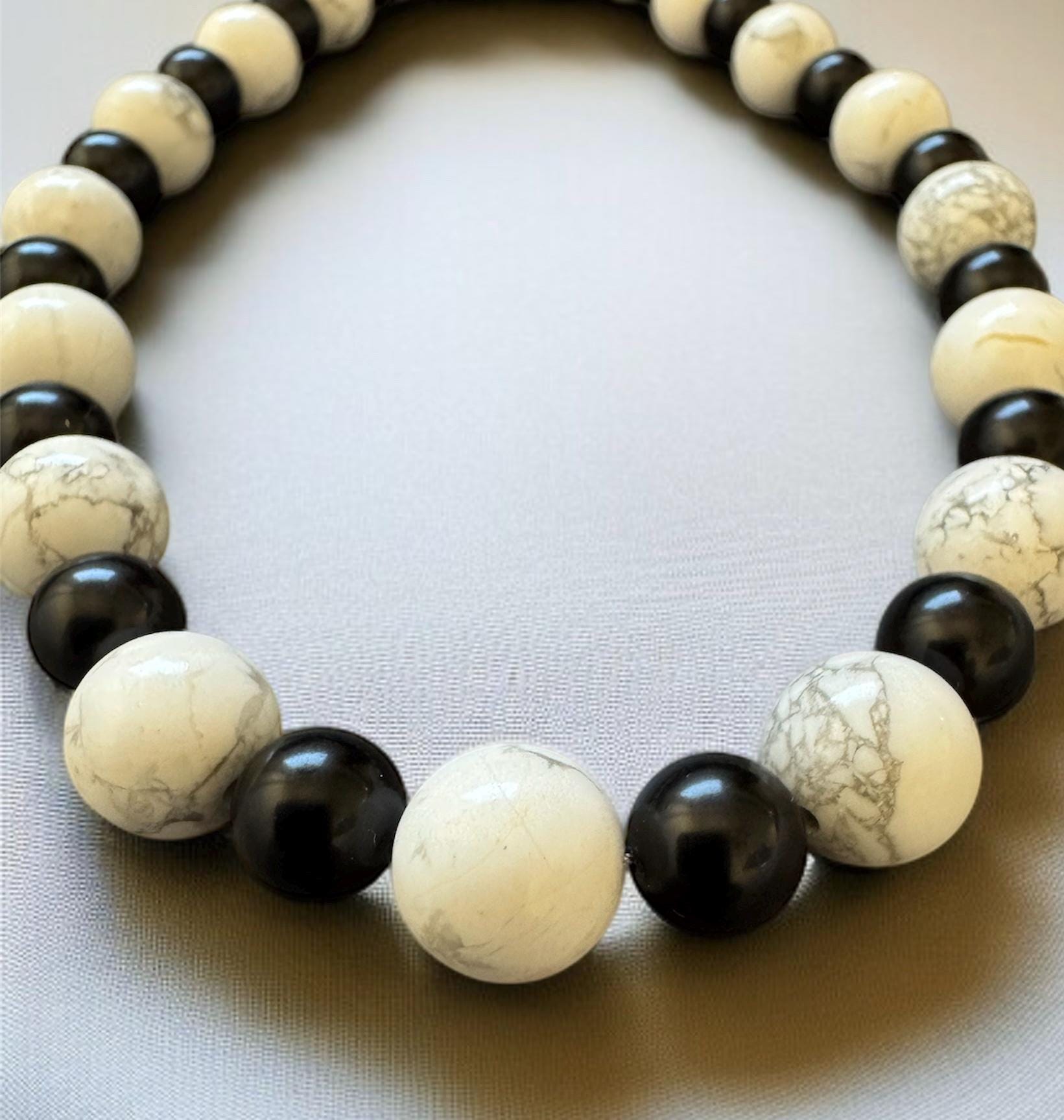 Howlite & Black Shell Pearl Necklace 8mm