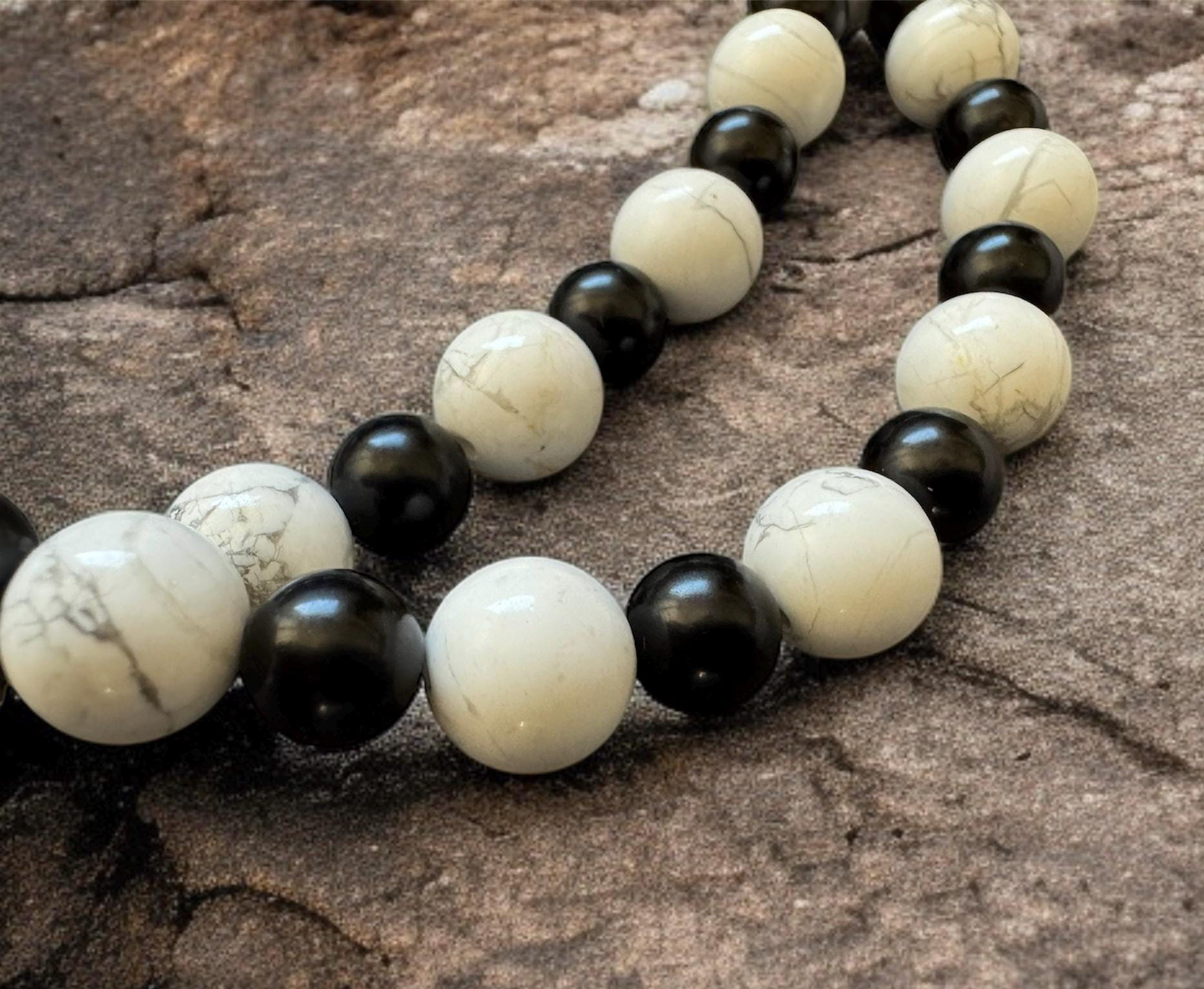 Howlite & Black Shell Pearl Necklace 8mm