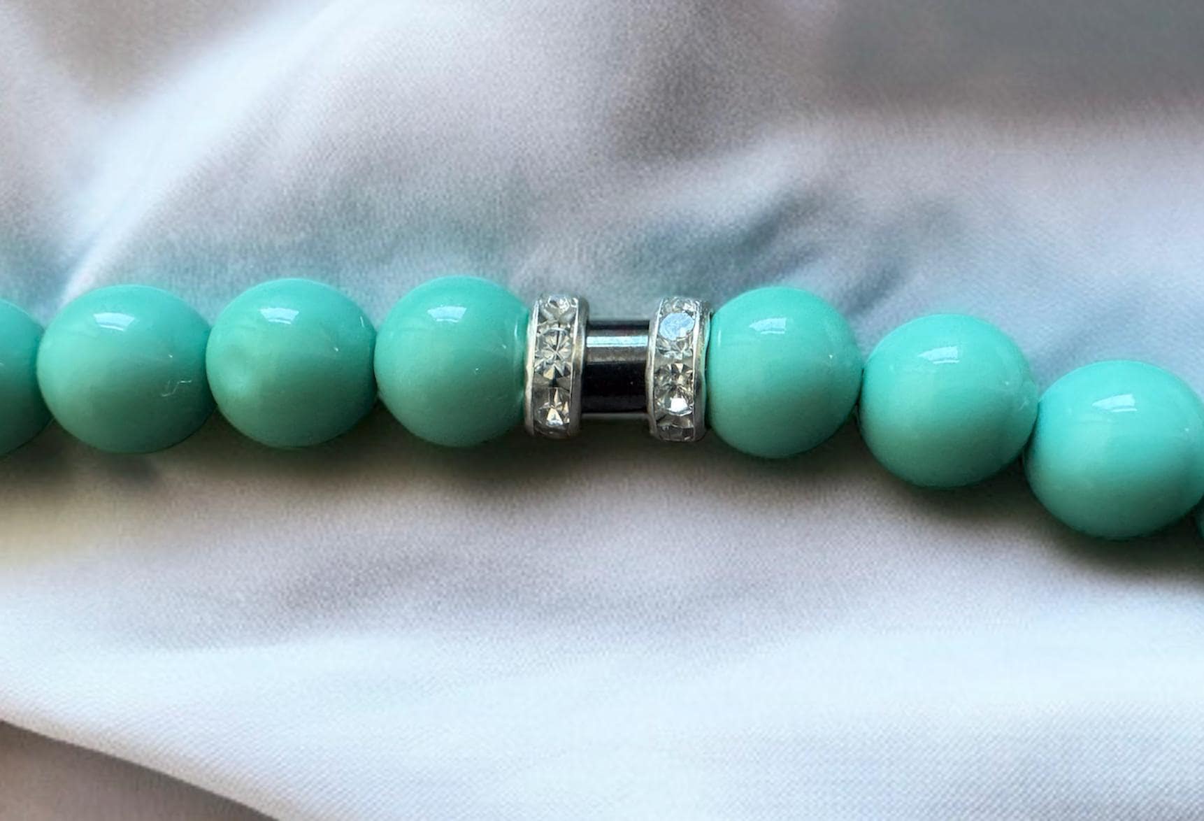 Turquoise Shell Pearl Necklace with Hematite Accents