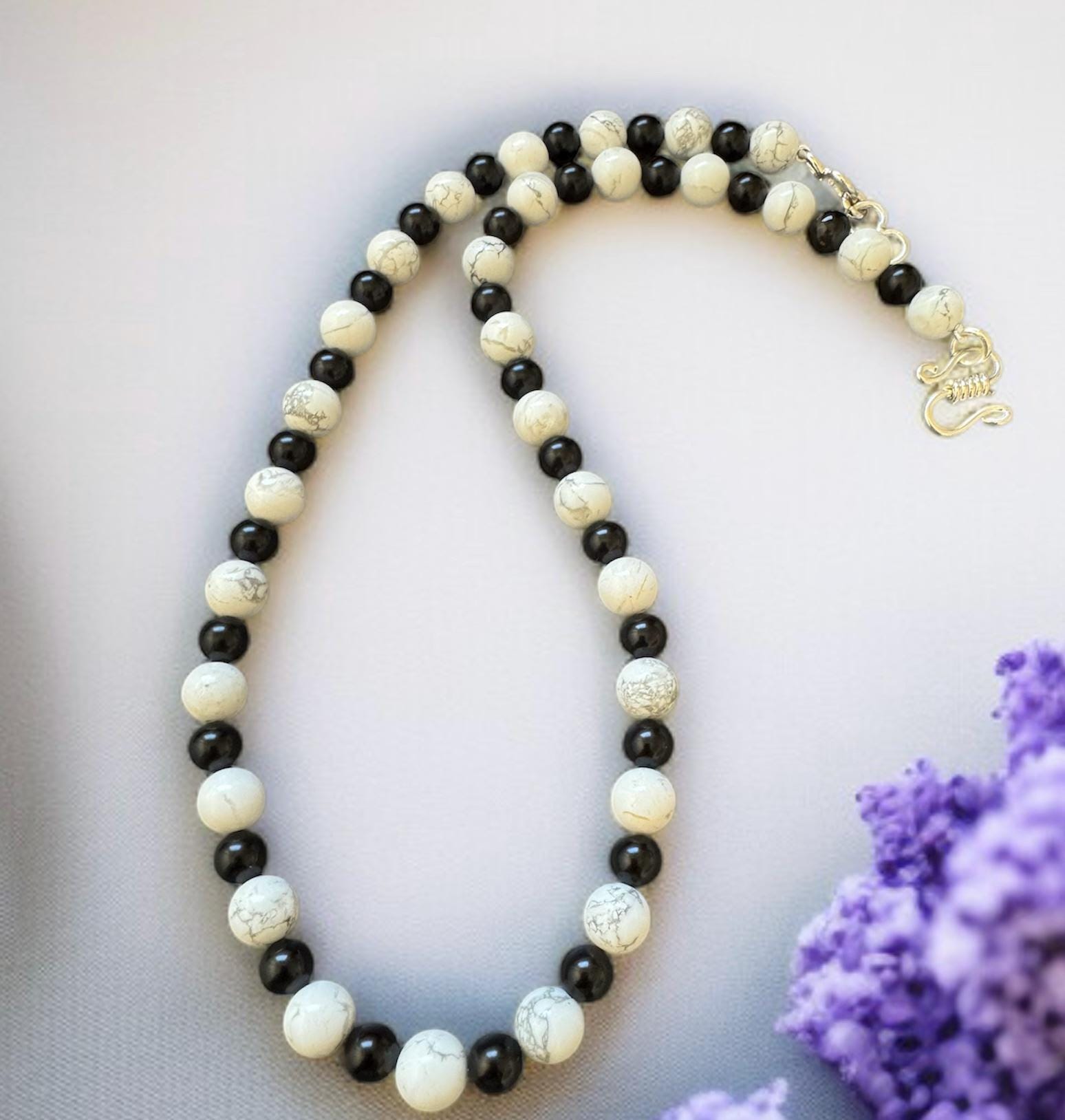 Howlite & Black Shell Pearl Necklace 8mm