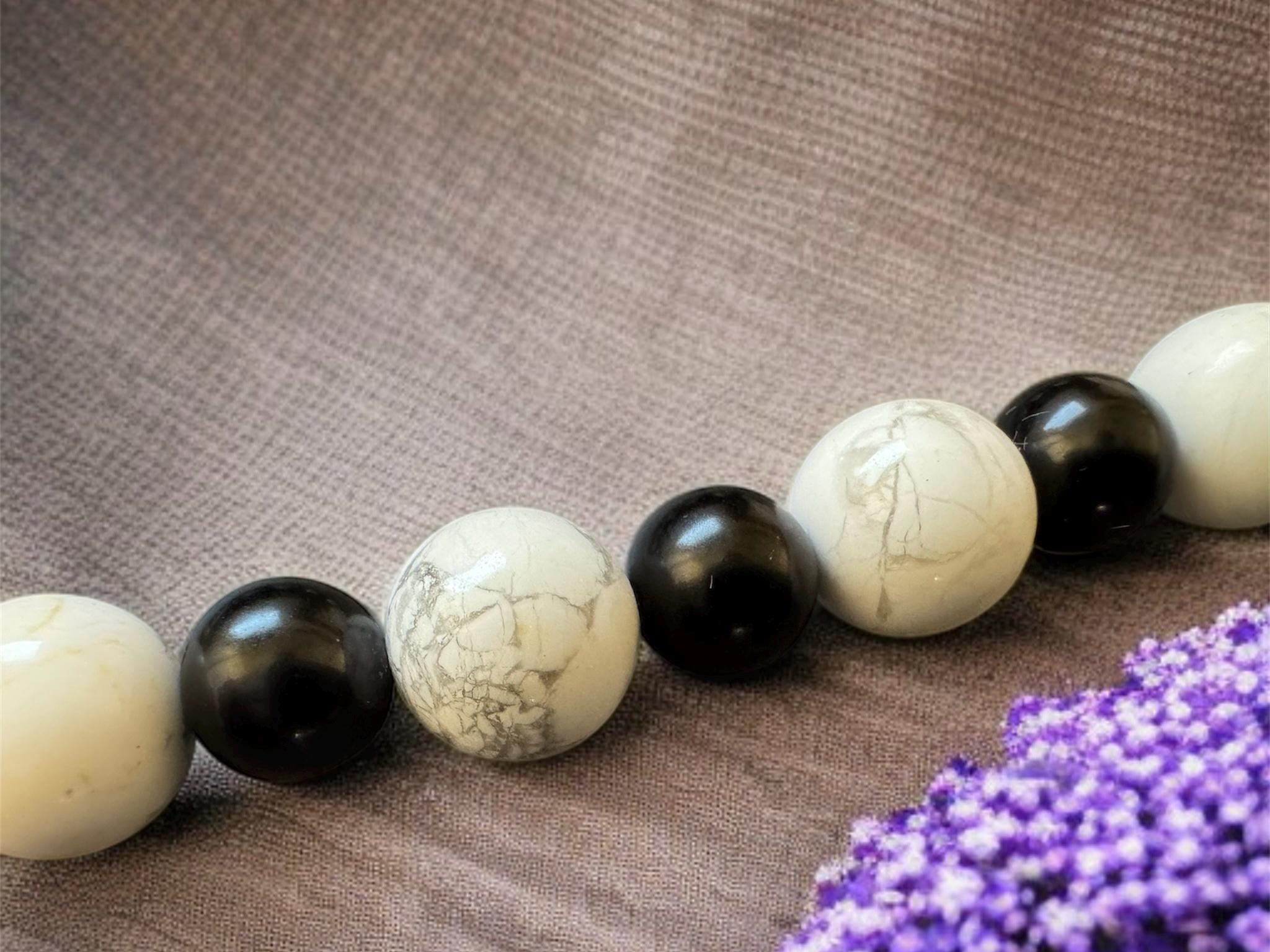 Howlite & Black Shell Pearl Necklace 8mm