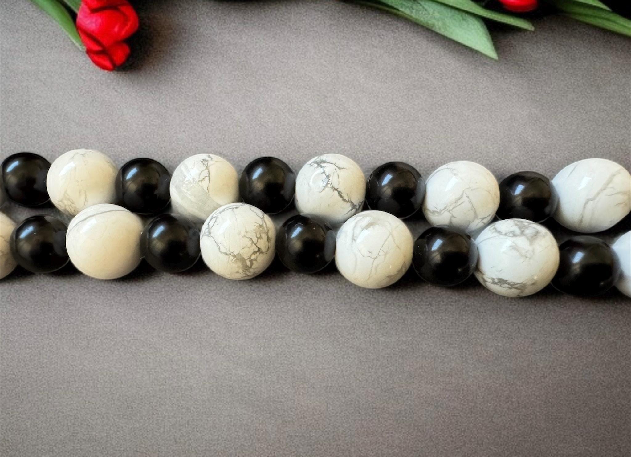 Howlite & Black Shell Pearl Necklace 8mm